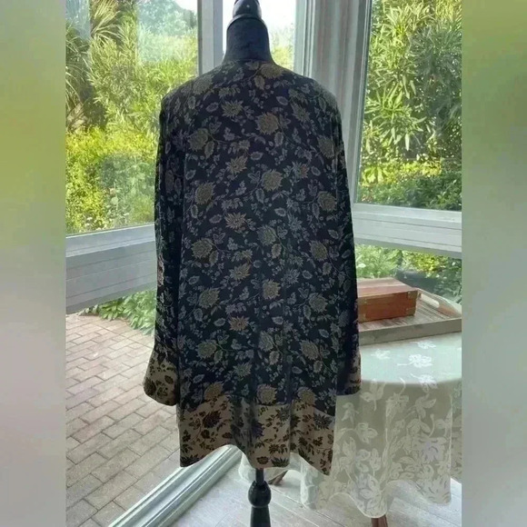 Dana Buckman kimono size 2X Batik Print black& gold classy, versatile, like new - Picture 2 of 8